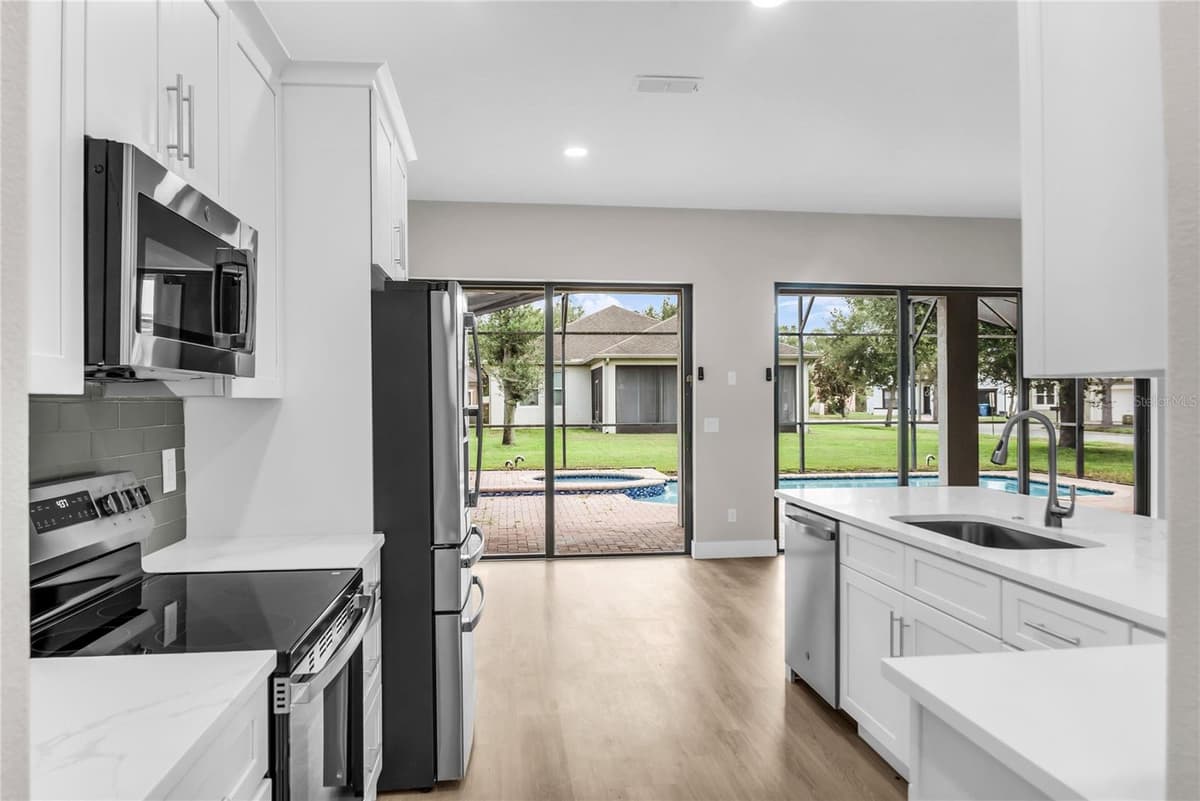 563 LAKE DAVENPORT CIRCLE — photo 6 of 48