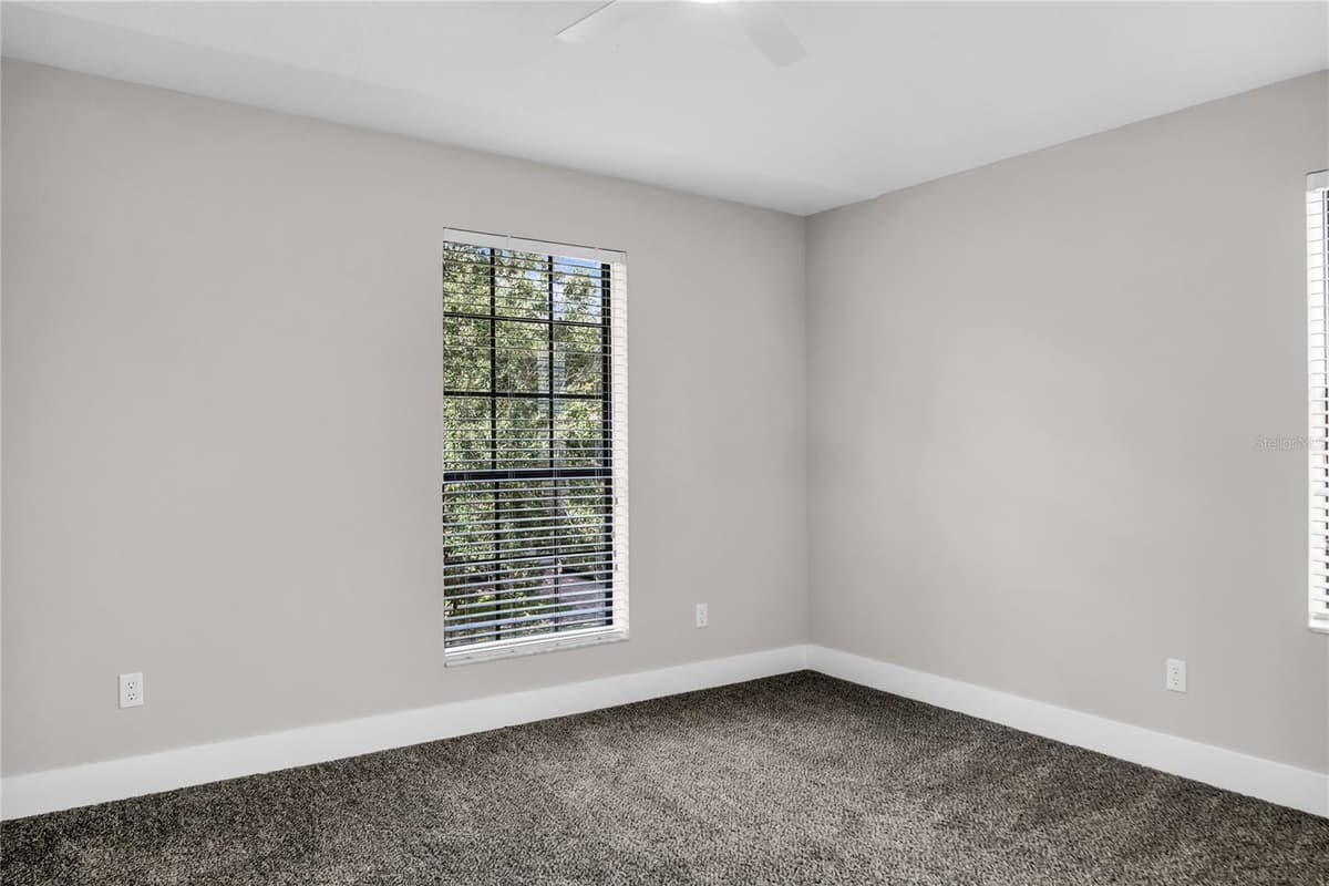 563 LAKE DAVENPORT CIRCLE — photo 33 of 48