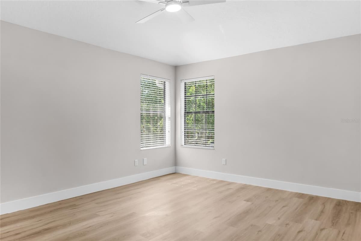 563 LAKE DAVENPORT CIRCLE — photo 28 of 48