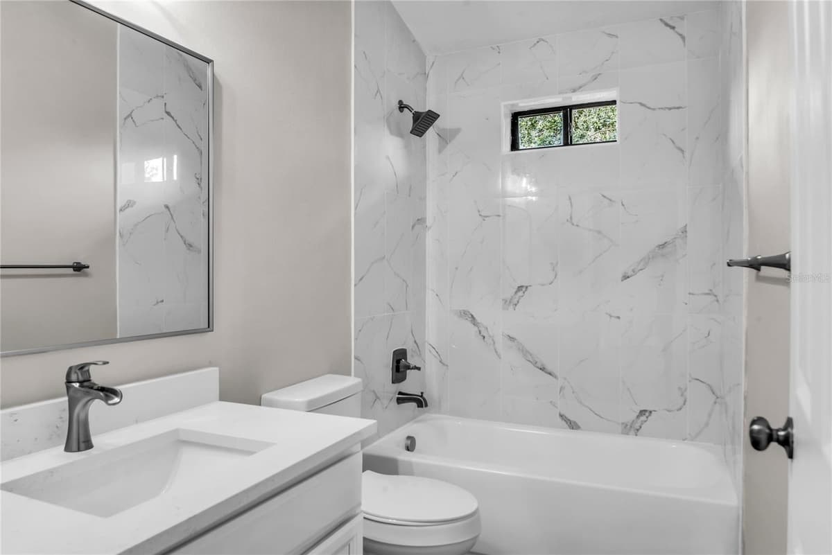 563 LAKE DAVENPORT CIRCLE — photo 31 of 48