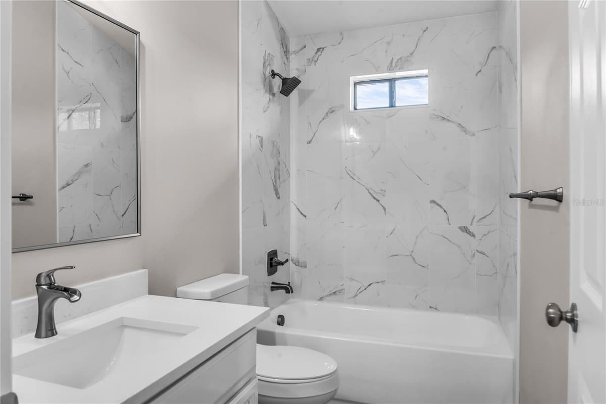 563 LAKE DAVENPORT CIRCLE — photo 36 of 48