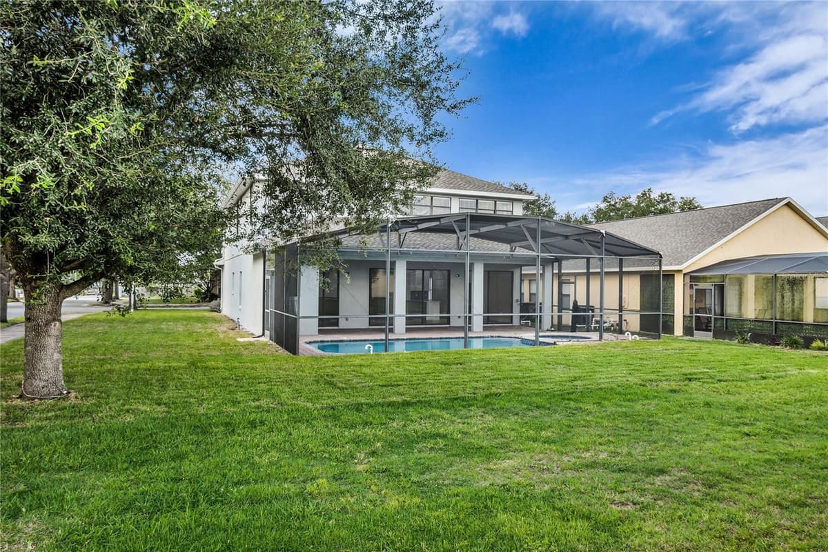 563 LAKE DAVENPORT CIRCLE — photo 43 of 48