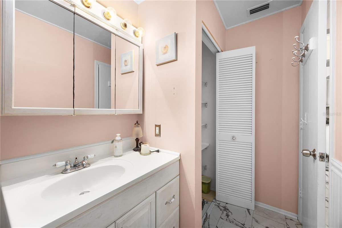 1001 PINE ISLE LANE — photo 9 of 34