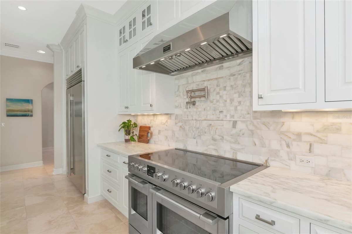 7631 COVE TERRACE — photo 17 of 48