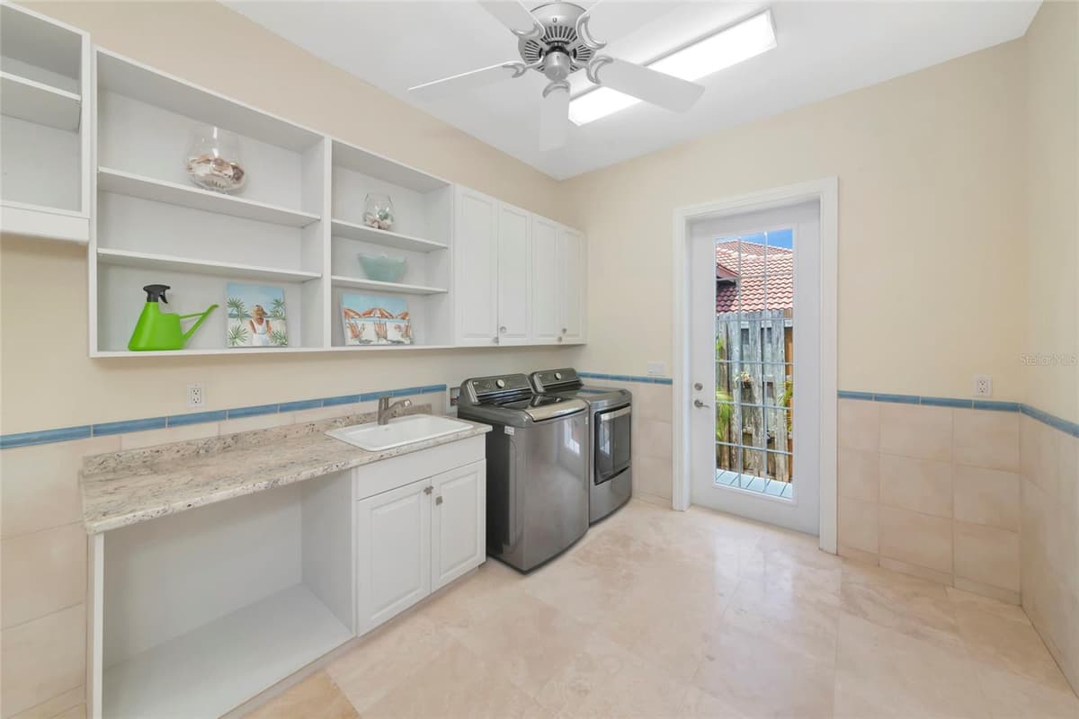 7631 COVE TERRACE — photo 27 of 48