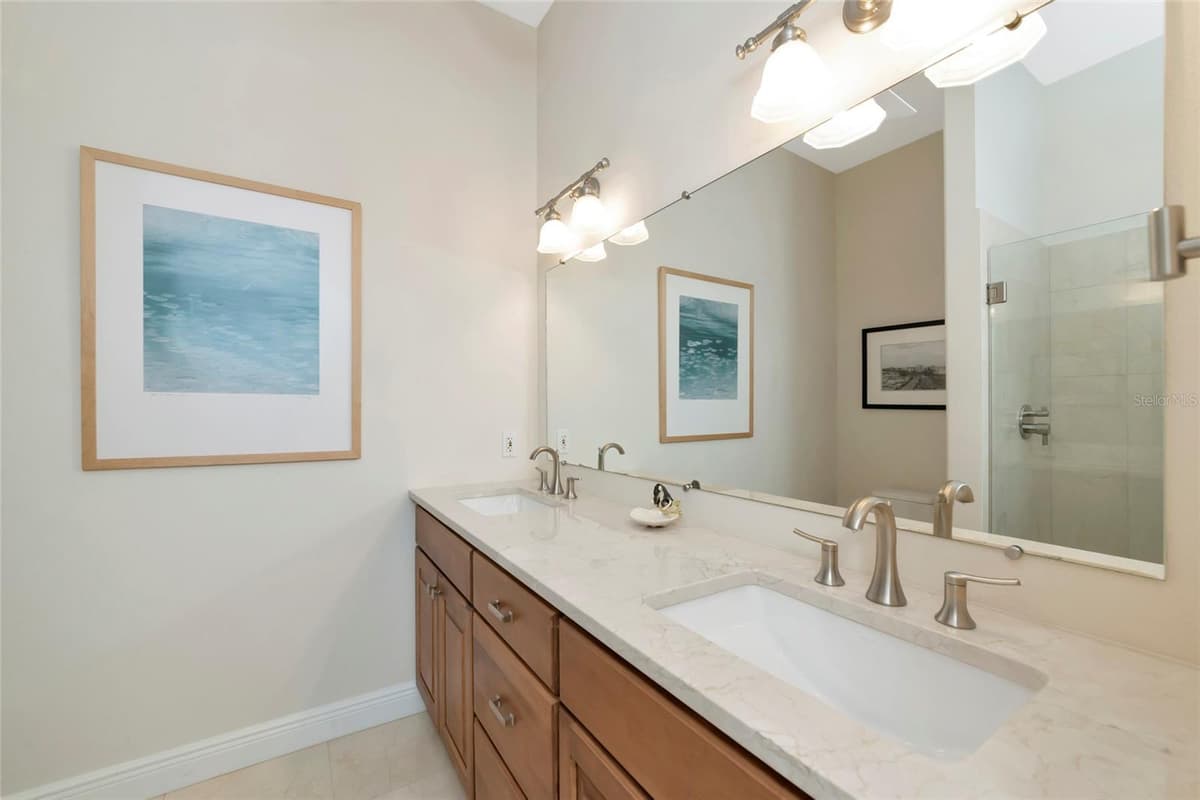 7631 COVE TERRACE — photo 33 of 48