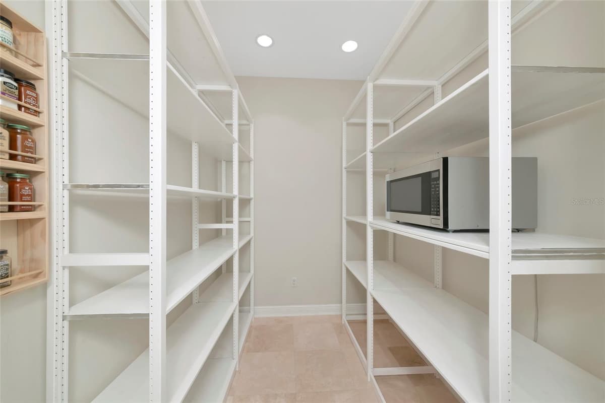 7631 COVE TERRACE — photo 19 of 48