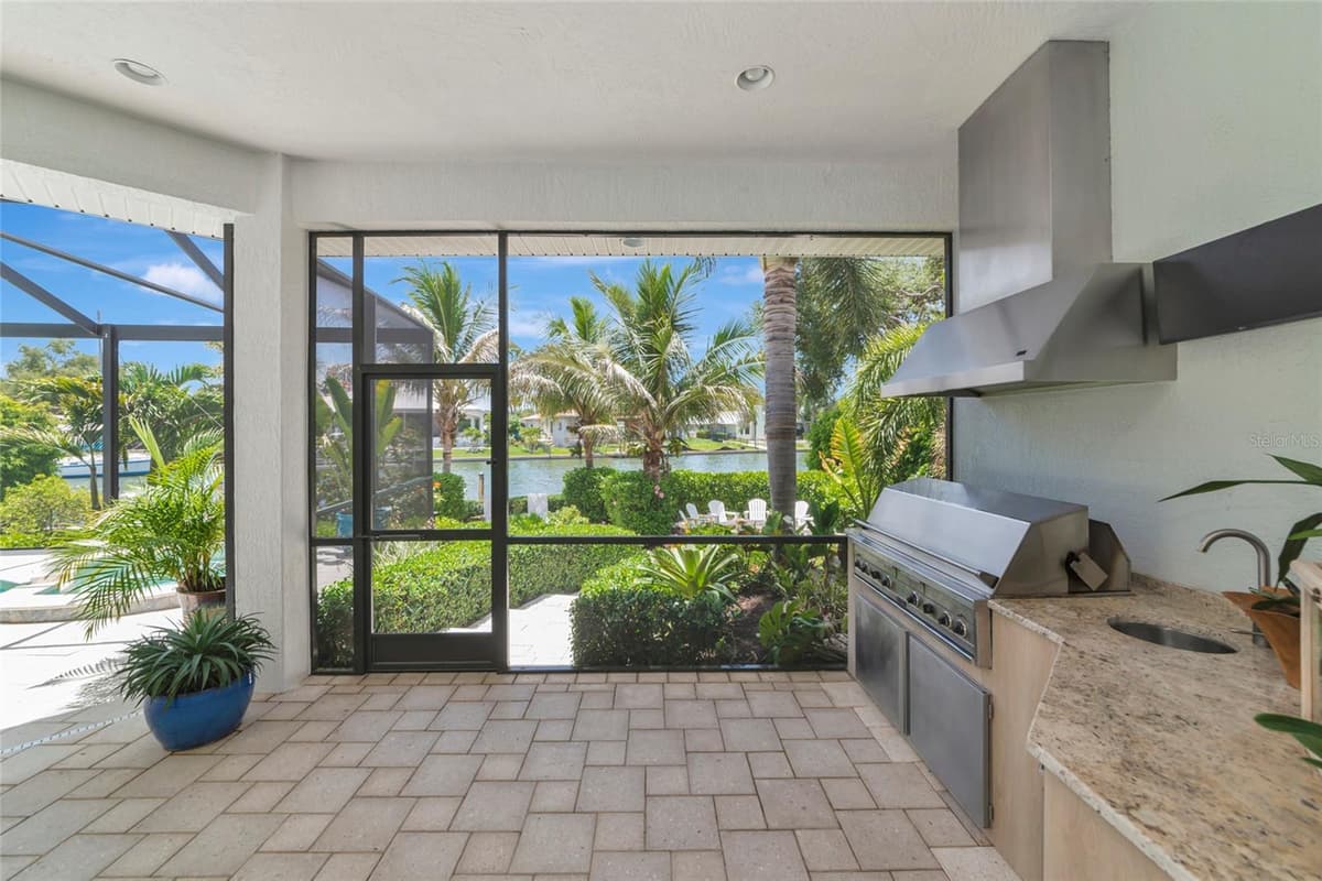 7631 COVE TERRACE — photo 40 of 48
