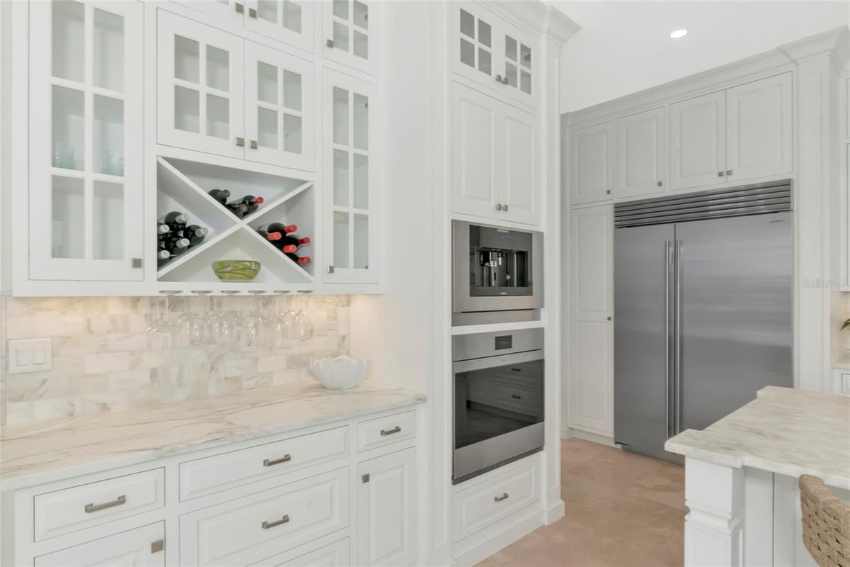 7631 COVE TERRACE — photo 16 of 48