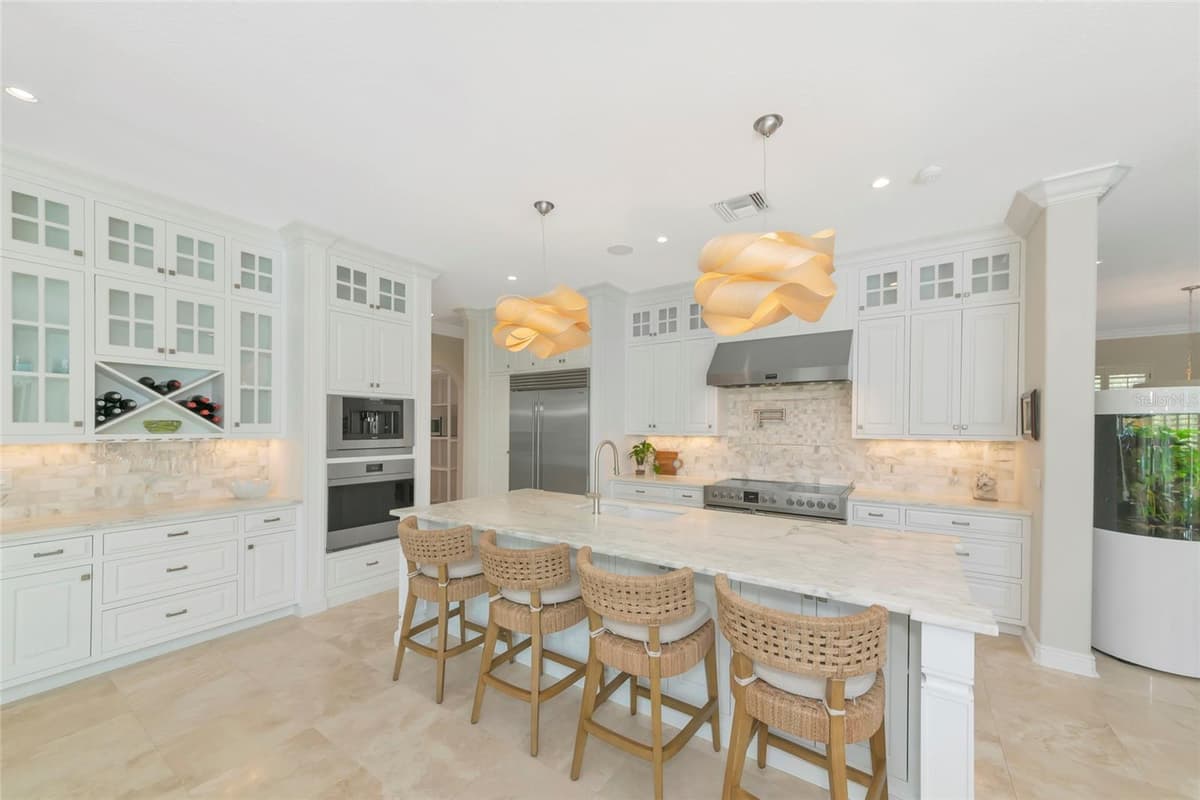 7631 COVE TERRACE — photo 8 of 48