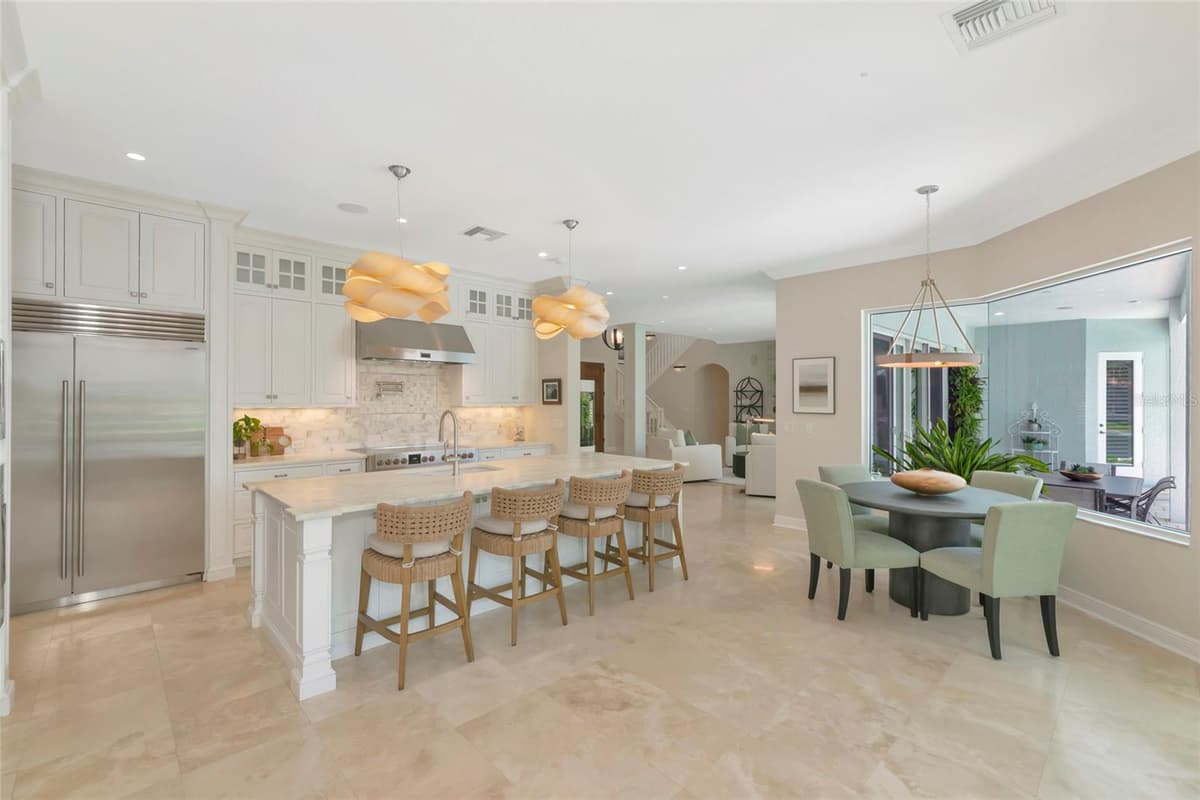 7631 COVE TERRACE — photo 15 of 48