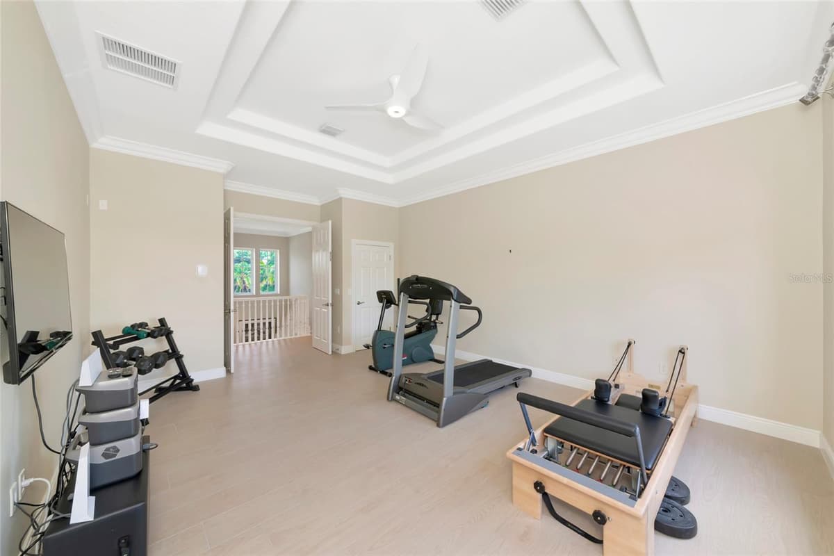 7631 COVE TERRACE — photo 35 of 48