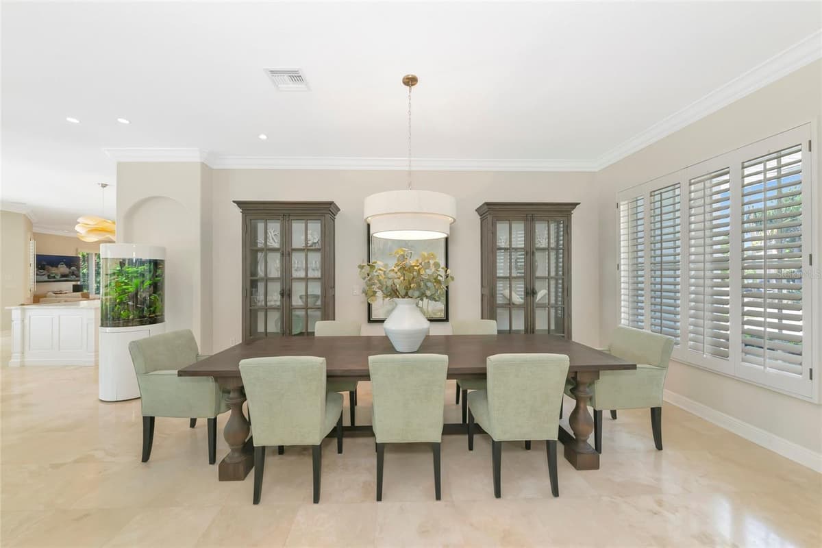 7631 COVE TERRACE — photo 14 of 48