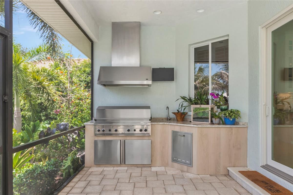 7631 COVE TERRACE — photo 39 of 48