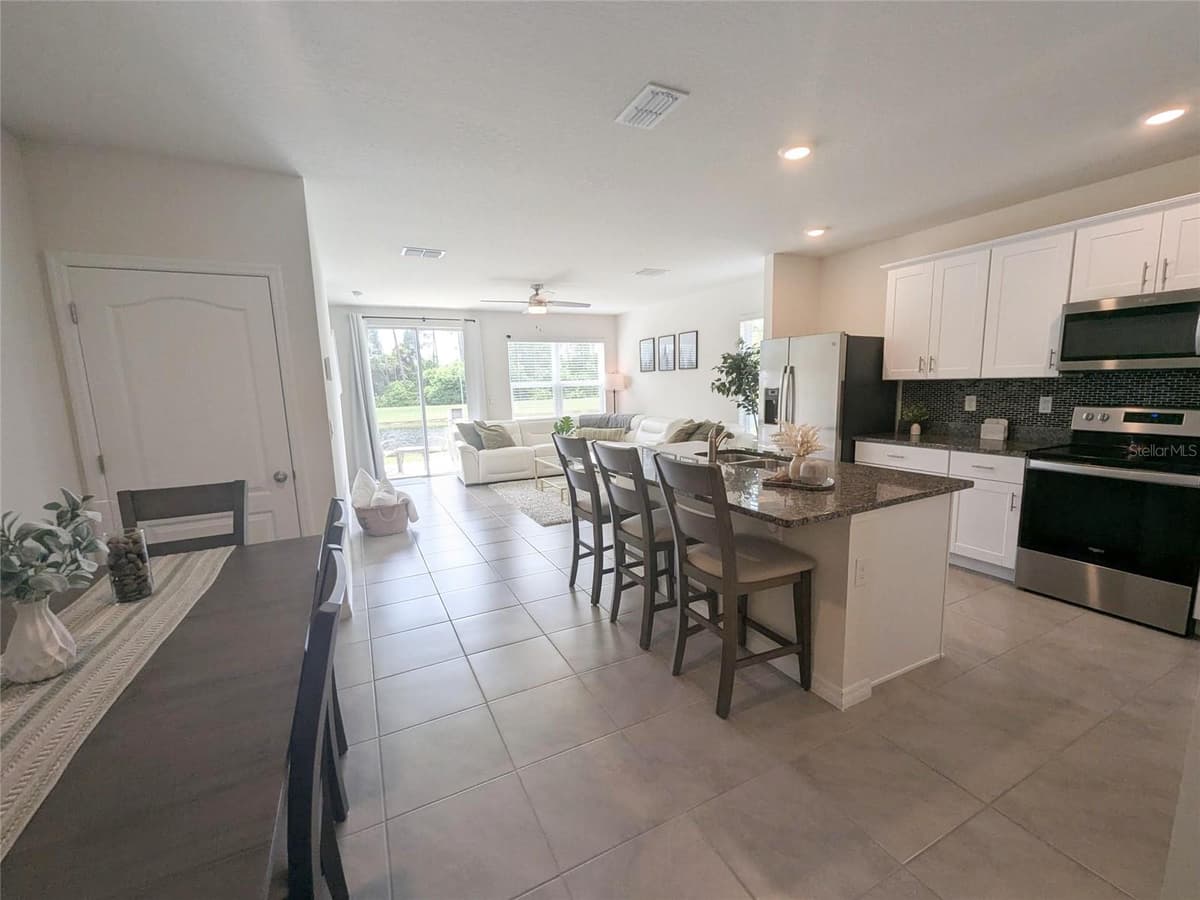 60 BELLA LAGO CIRCLE — photo 13 of 39
