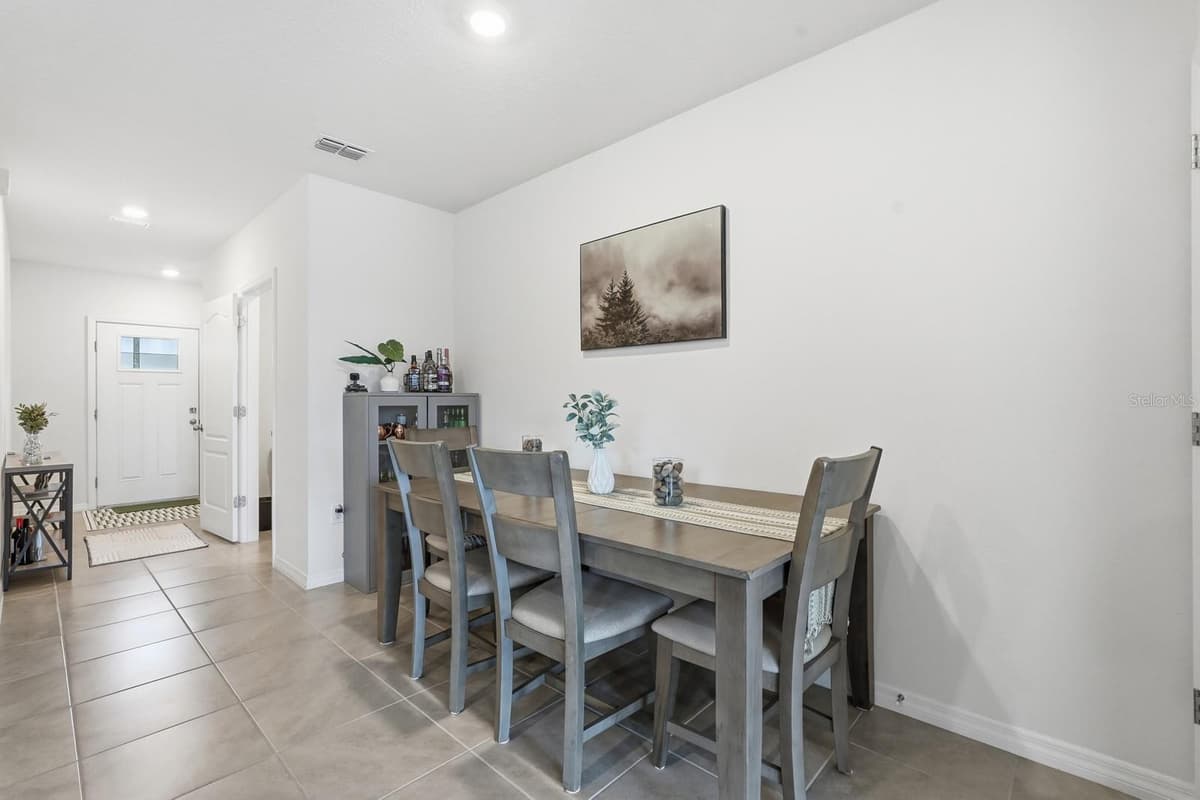 60 BELLA LAGO CIRCLE — photo 7 of 39