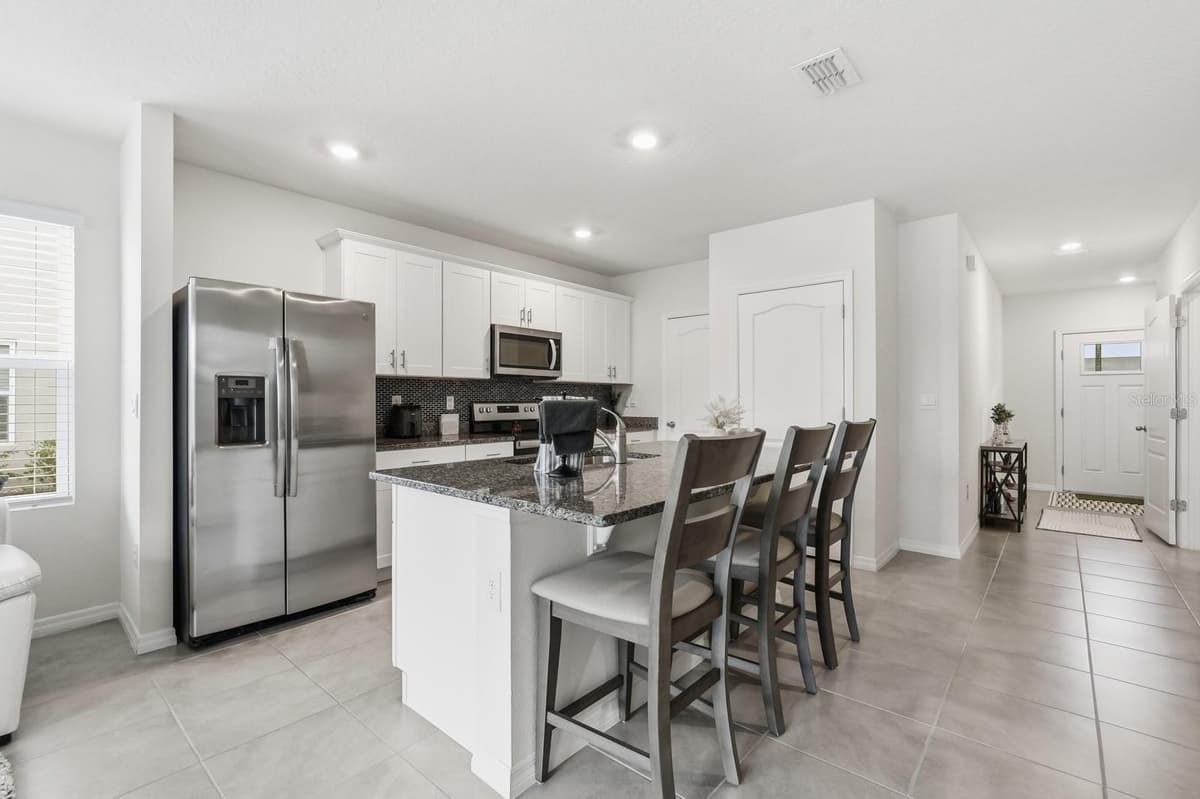 60 BELLA LAGO CIRCLE — photo 10 of 39