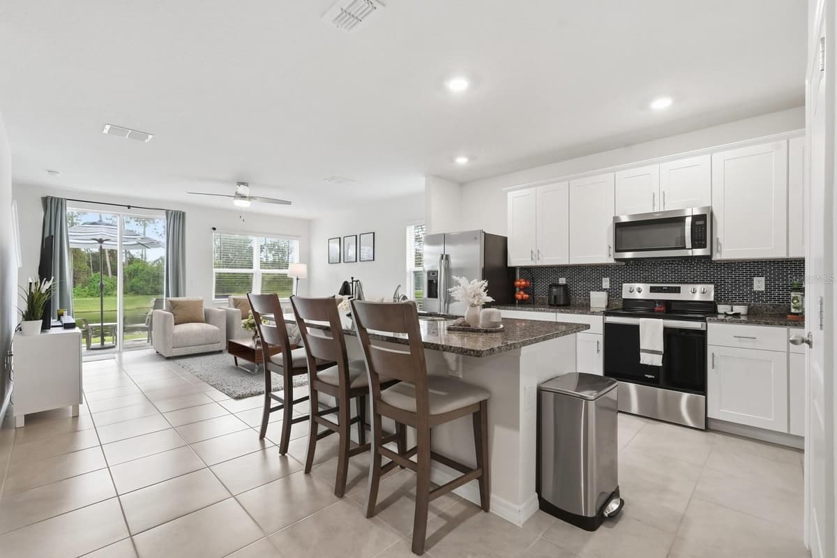 60 BELLA LAGO CIRCLE — photo 11 of 39