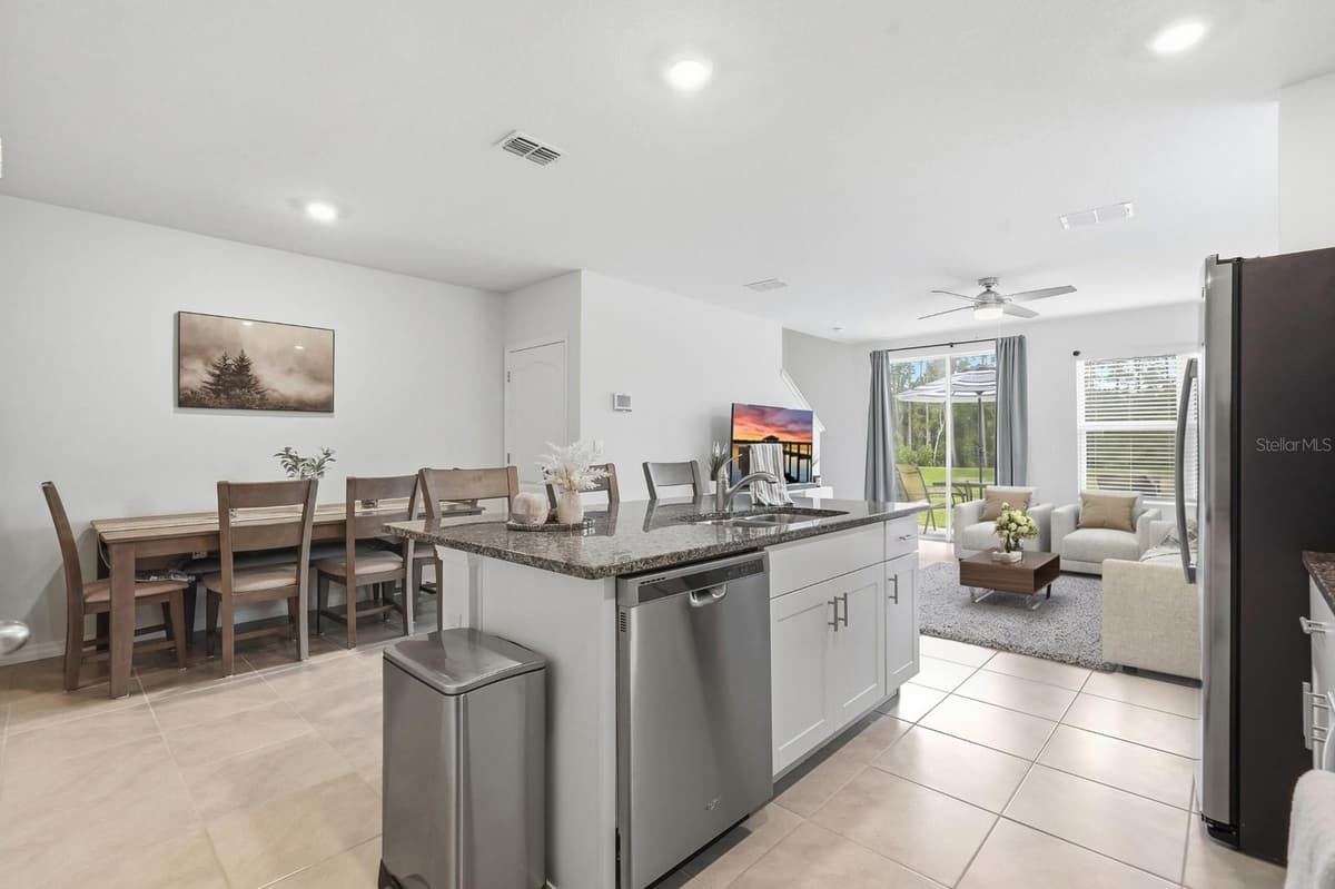 60 BELLA LAGO CIRCLE — photo 8 of 39