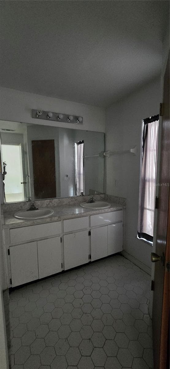 545 CLARK STREET — photo 15 of 19