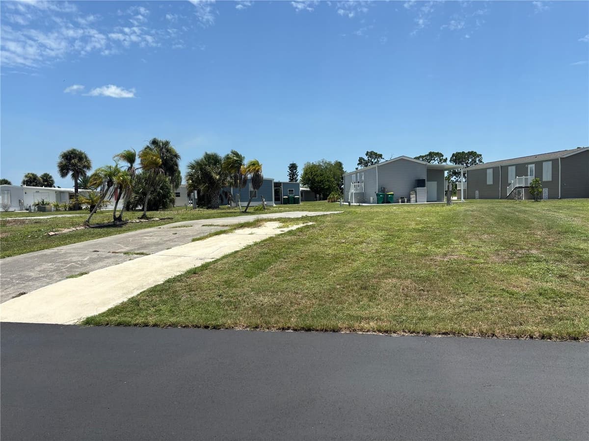 7471 DANVERS CIRCLE — photo 4 of 17