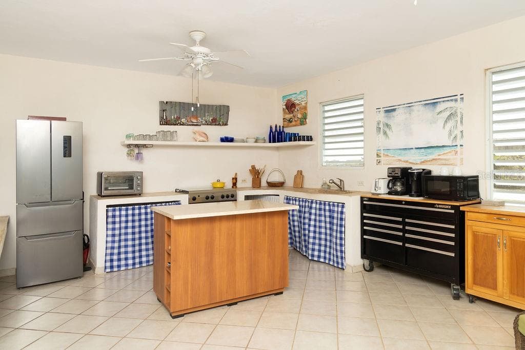 759B COM. VILLA BORINQUEN — photo 16 of 24
