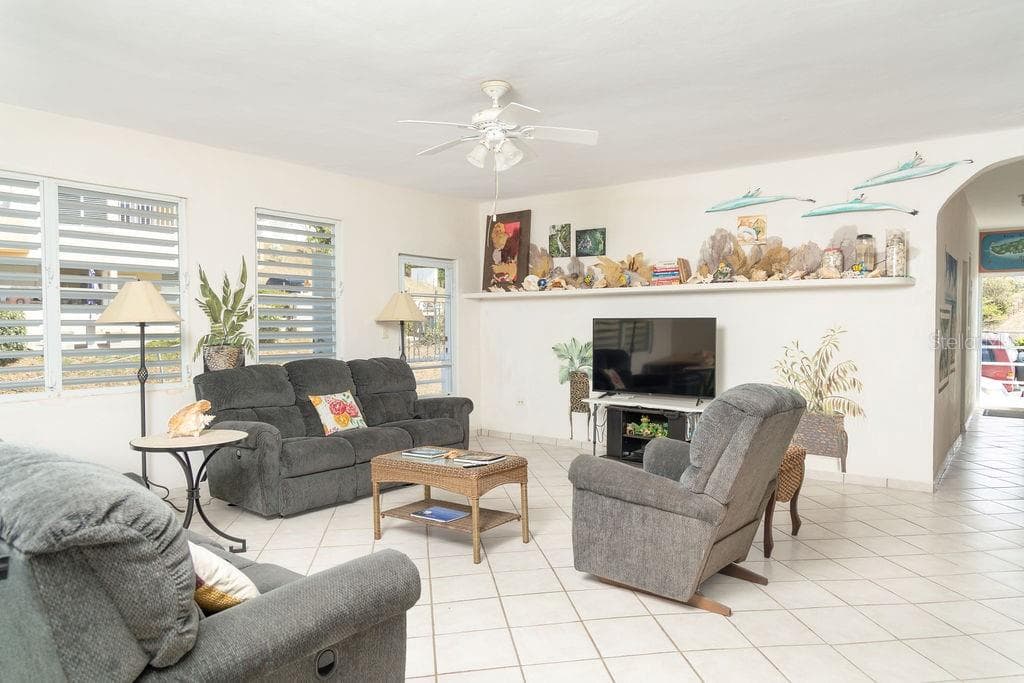 759B COM. VILLA BORINQUEN — photo 15 of 24