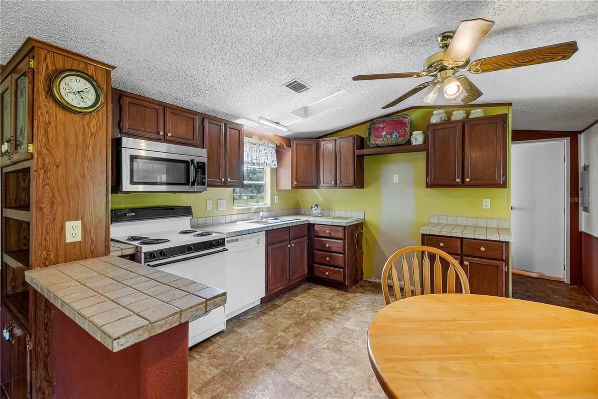 7438 CR 663 — photo 10 of 36