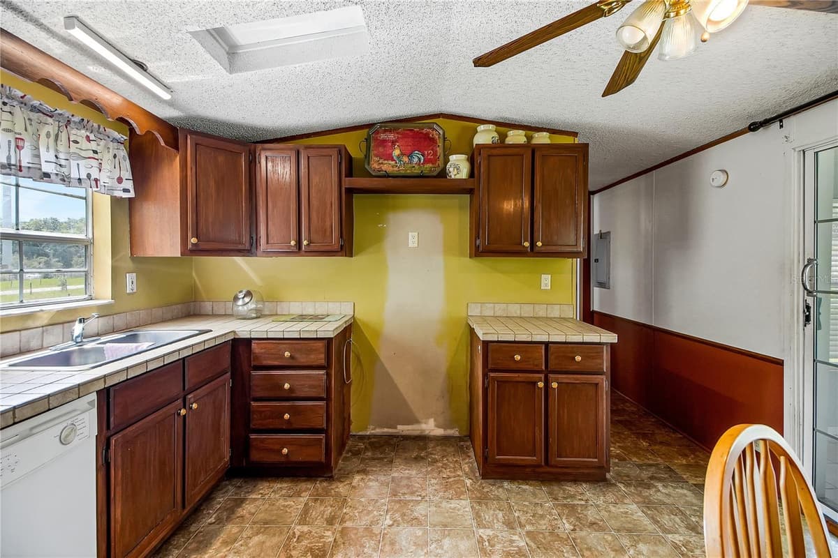 7438 CR 663 — photo 11 of 36