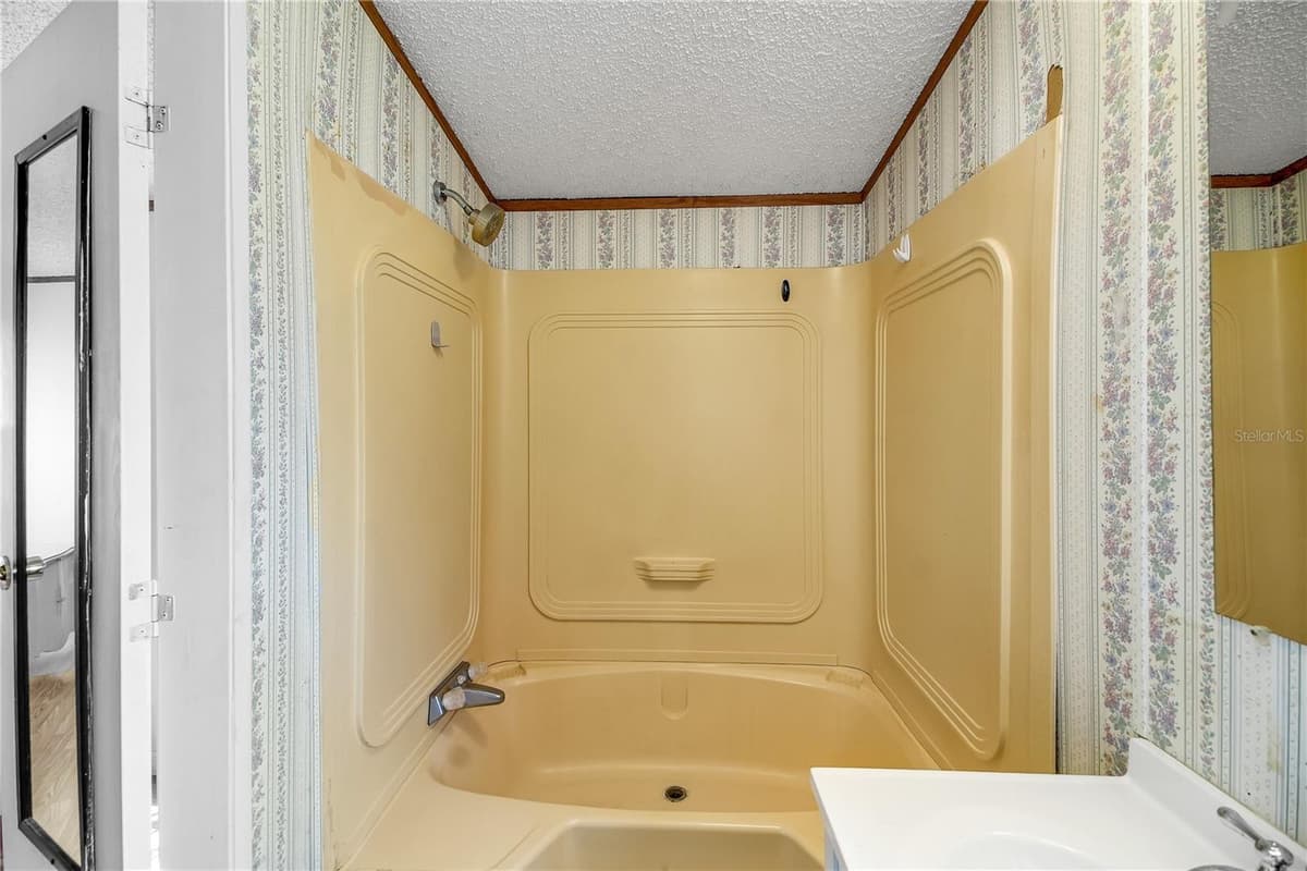 7438 CR 663 — photo 17 of 36