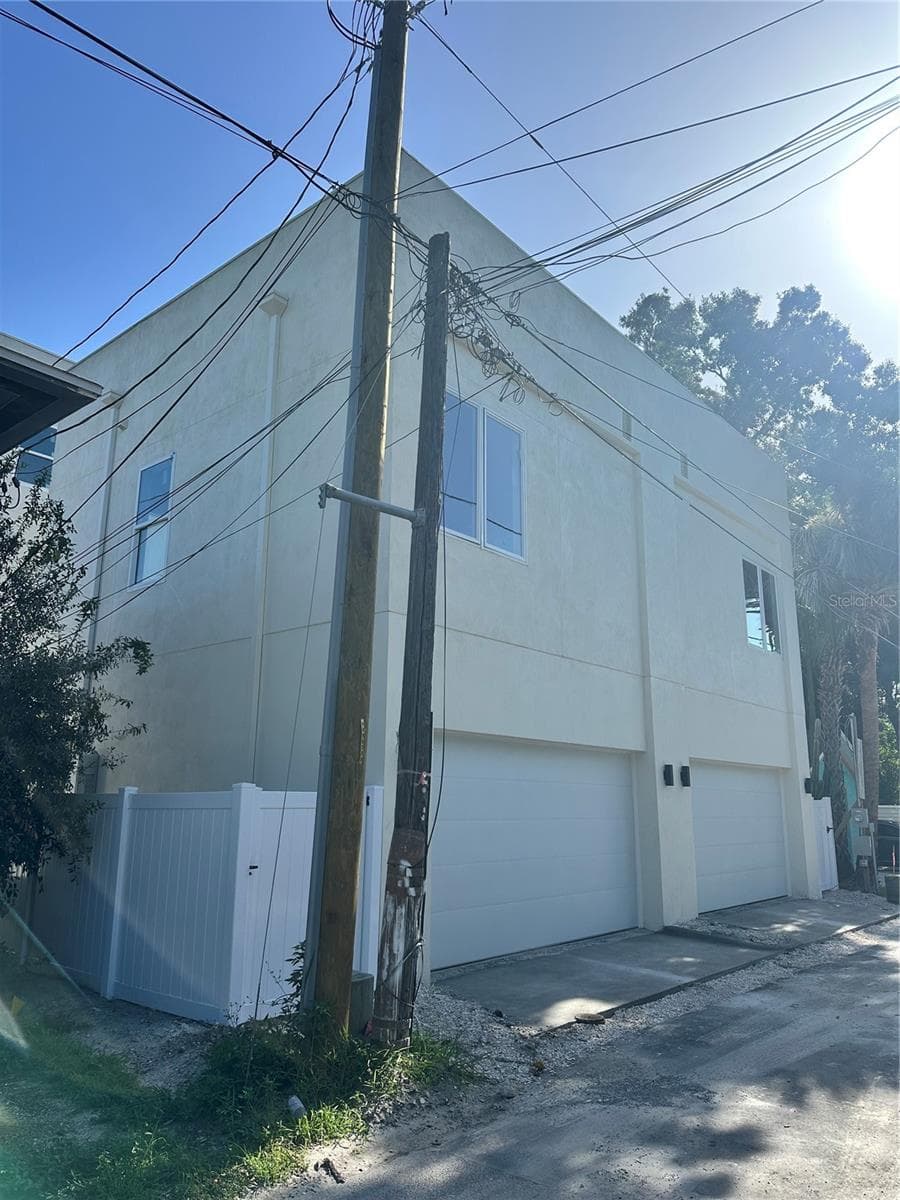 2142 5TH AVENUE — photo 3 of 6