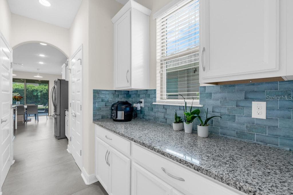 15512 FOUNTAIN COVE COURT — photo 8 of 55