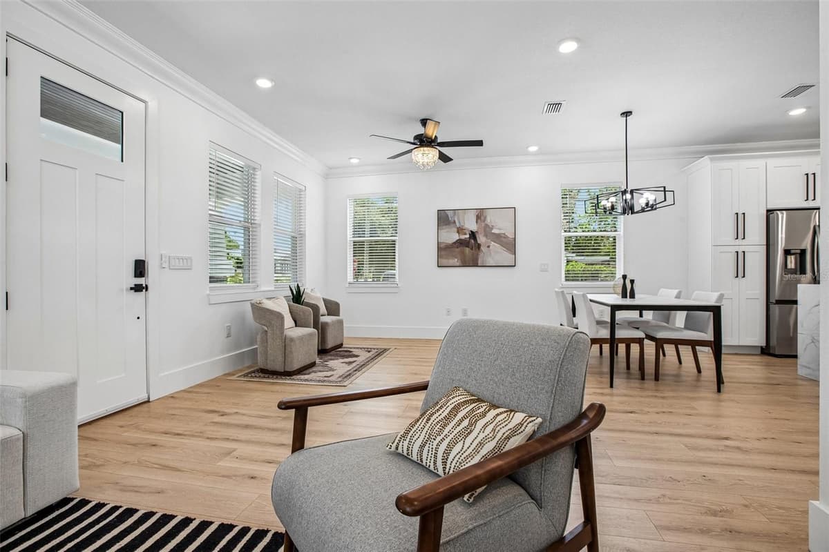 406 CHELSEA STREET — photo 13 of 59