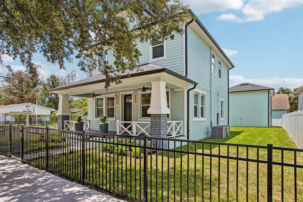 406 CHELSEA STREET — photo 4 of 59