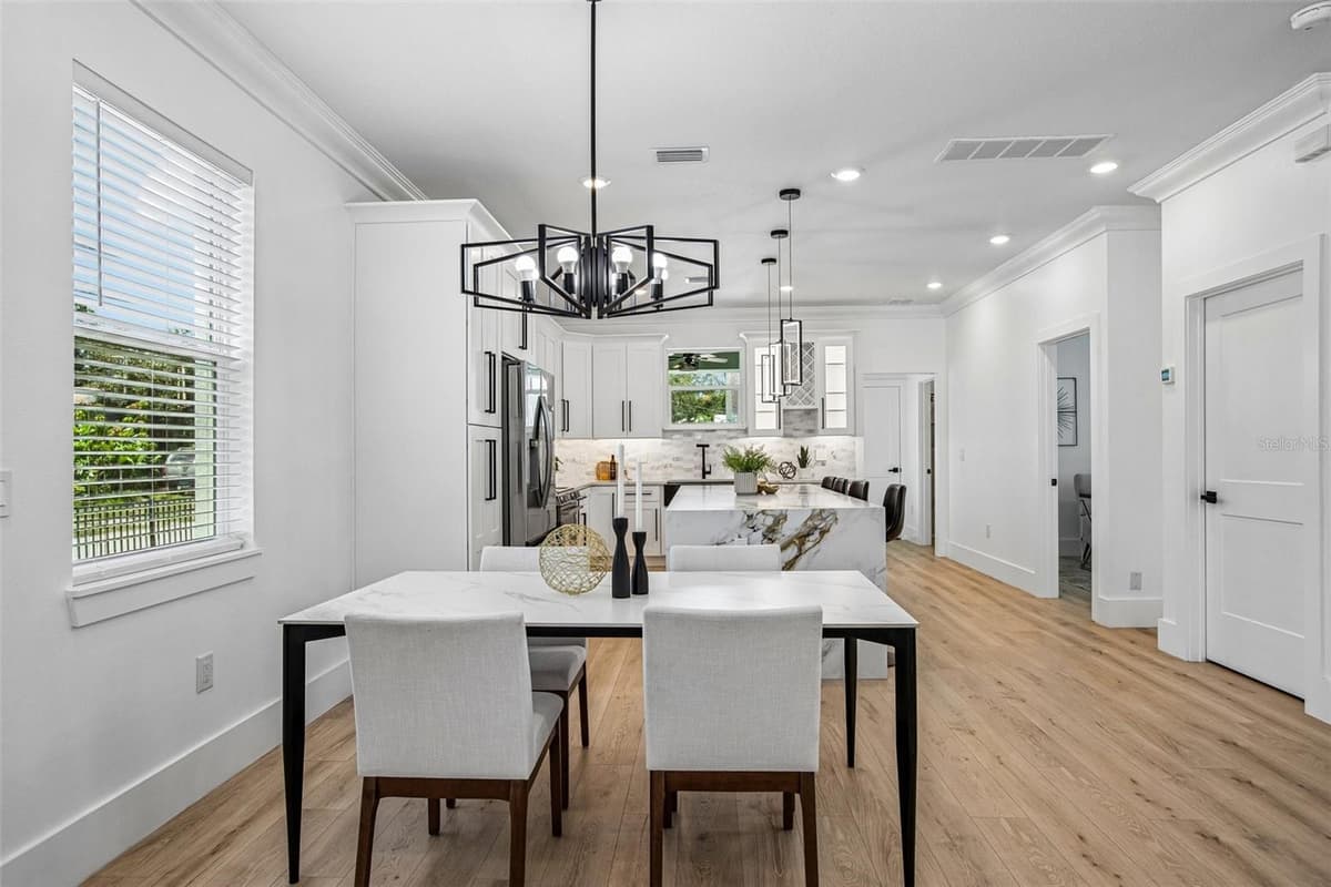 406 CHELSEA STREET — photo 17 of 59