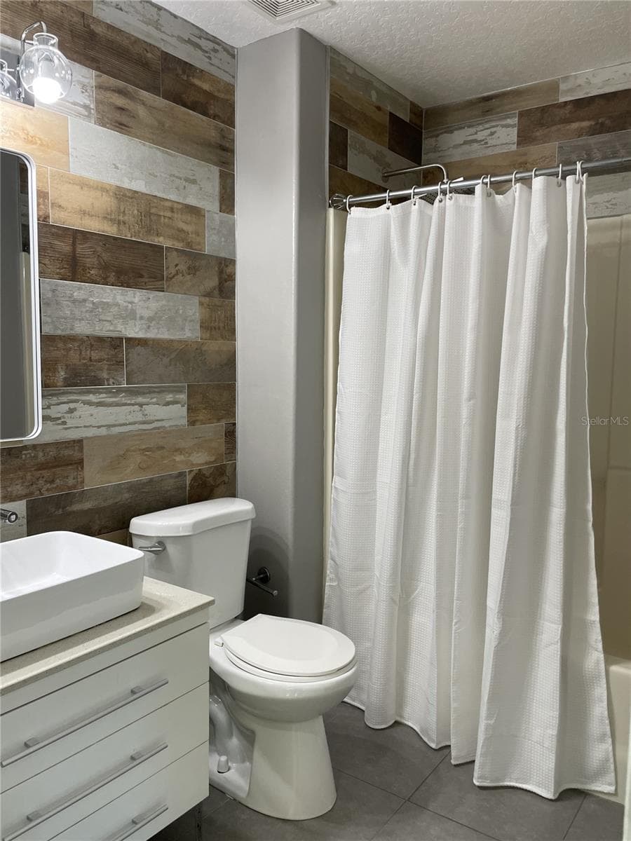 5036 WHISTLING PINES COURT — photo 21 of 33