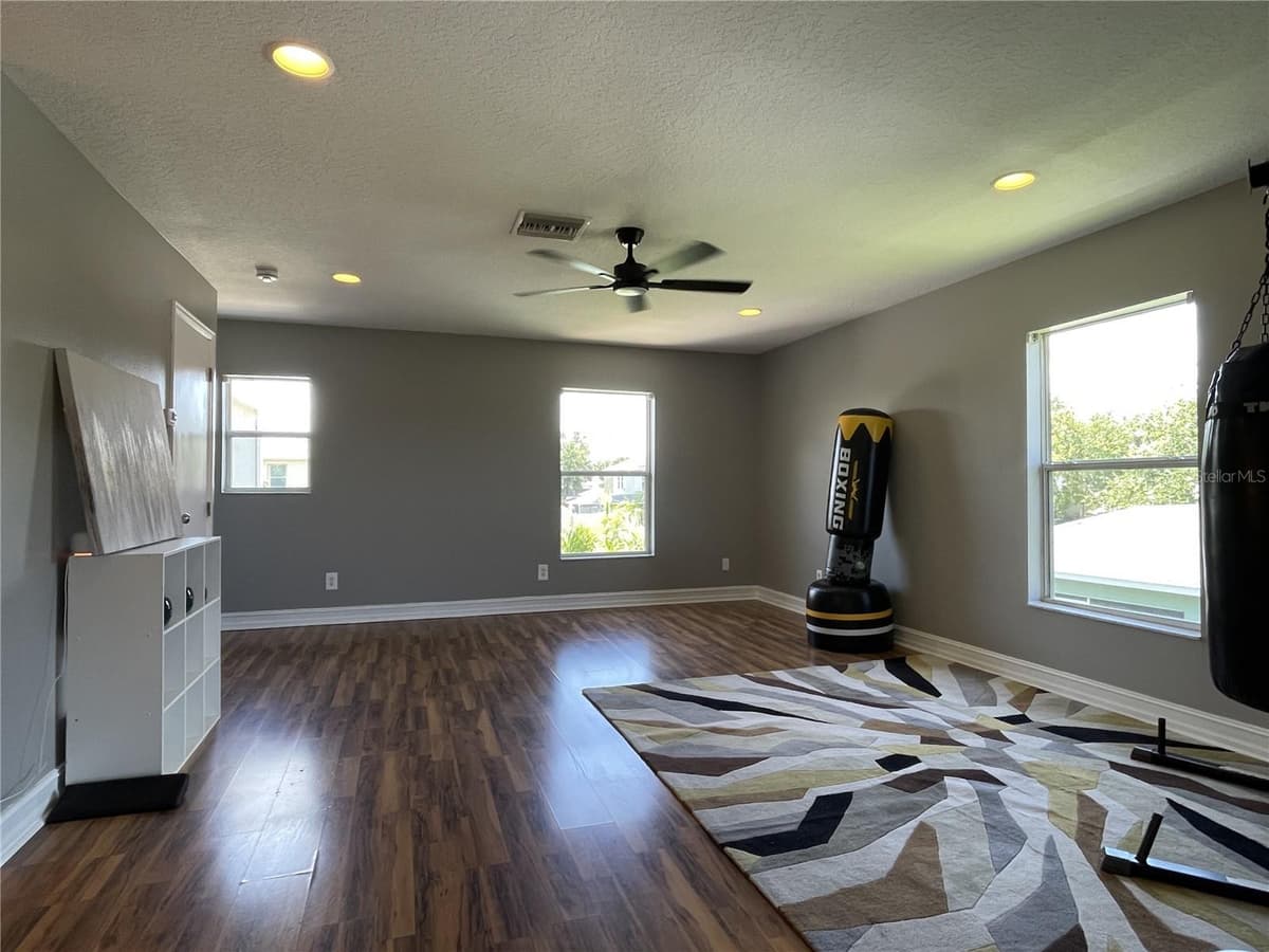 5036 WHISTLING PINES COURT — photo 13 of 33