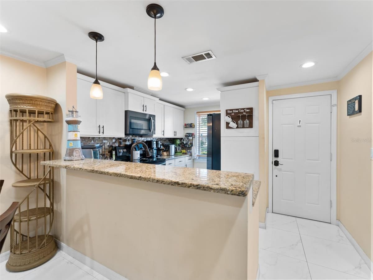 4237 REDCLIFF PLACE — photo 3 of 25