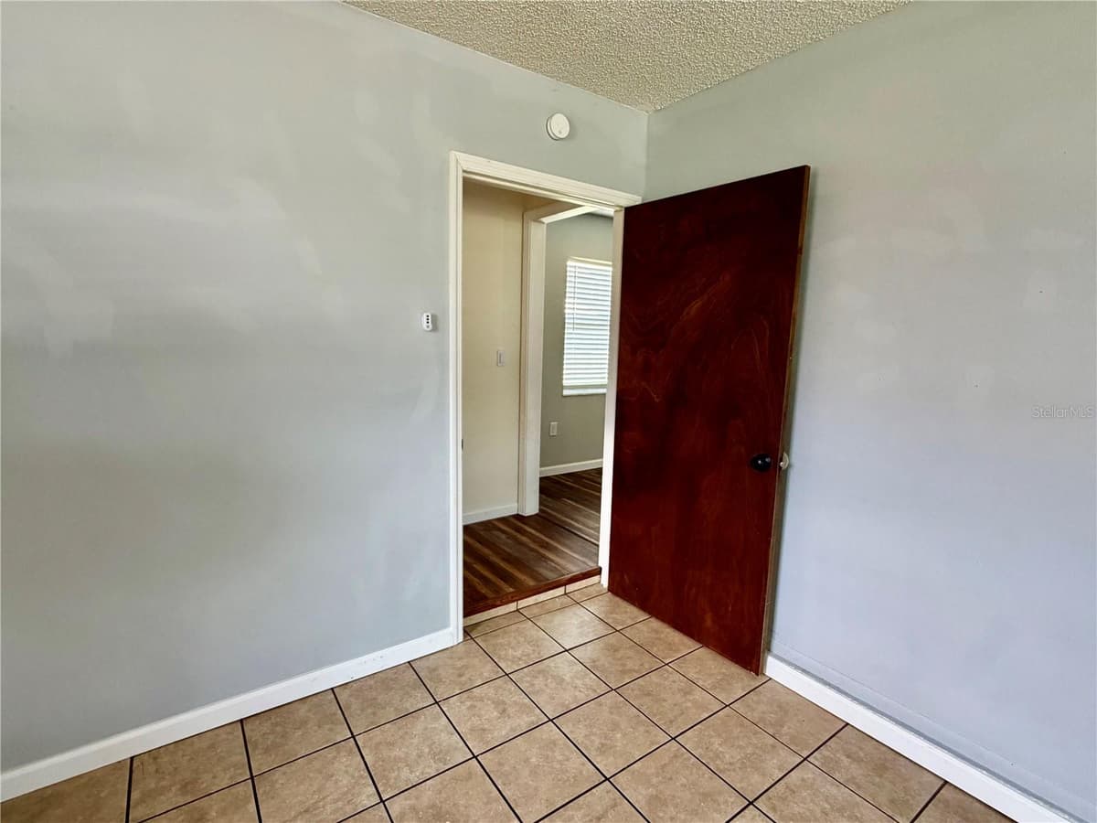 8 HENDRY AVENUE — photo 14 of 28