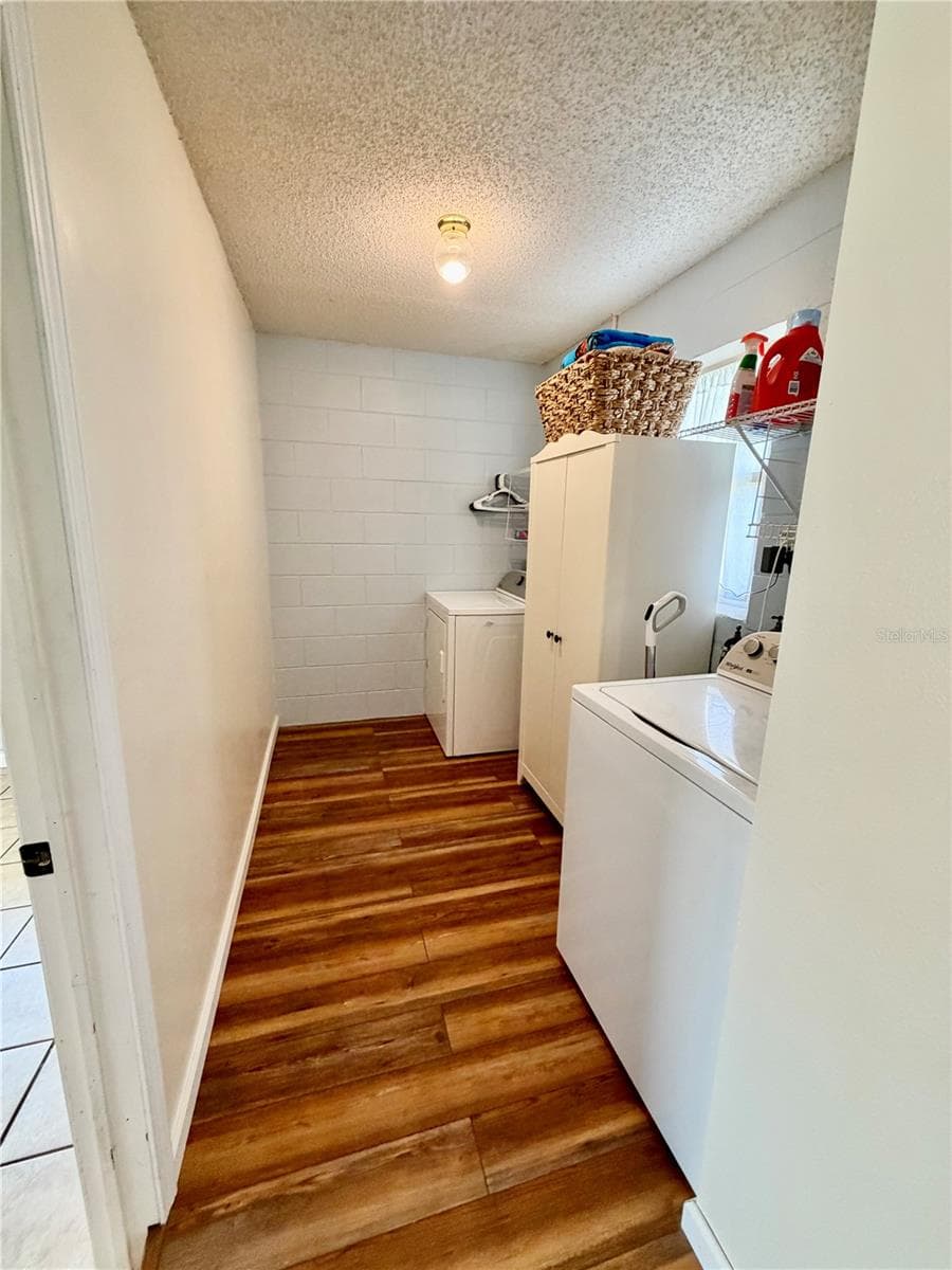 8 HENDRY AVENUE — photo 12 of 28