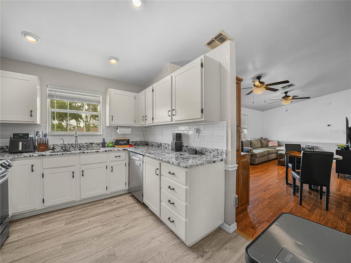 4167 NELSON ROAD — photo 7 of 33