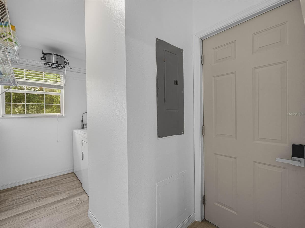 4167 NELSON ROAD — photo 10 of 33
