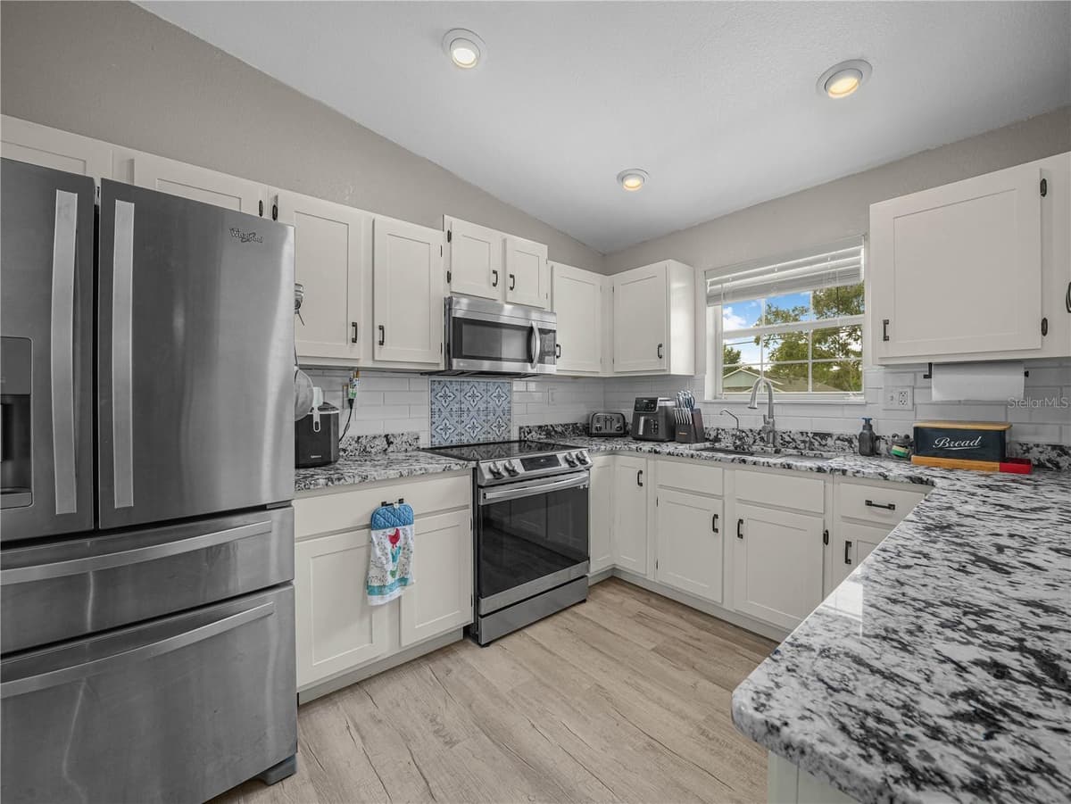 4167 NELSON ROAD — photo 8 of 33