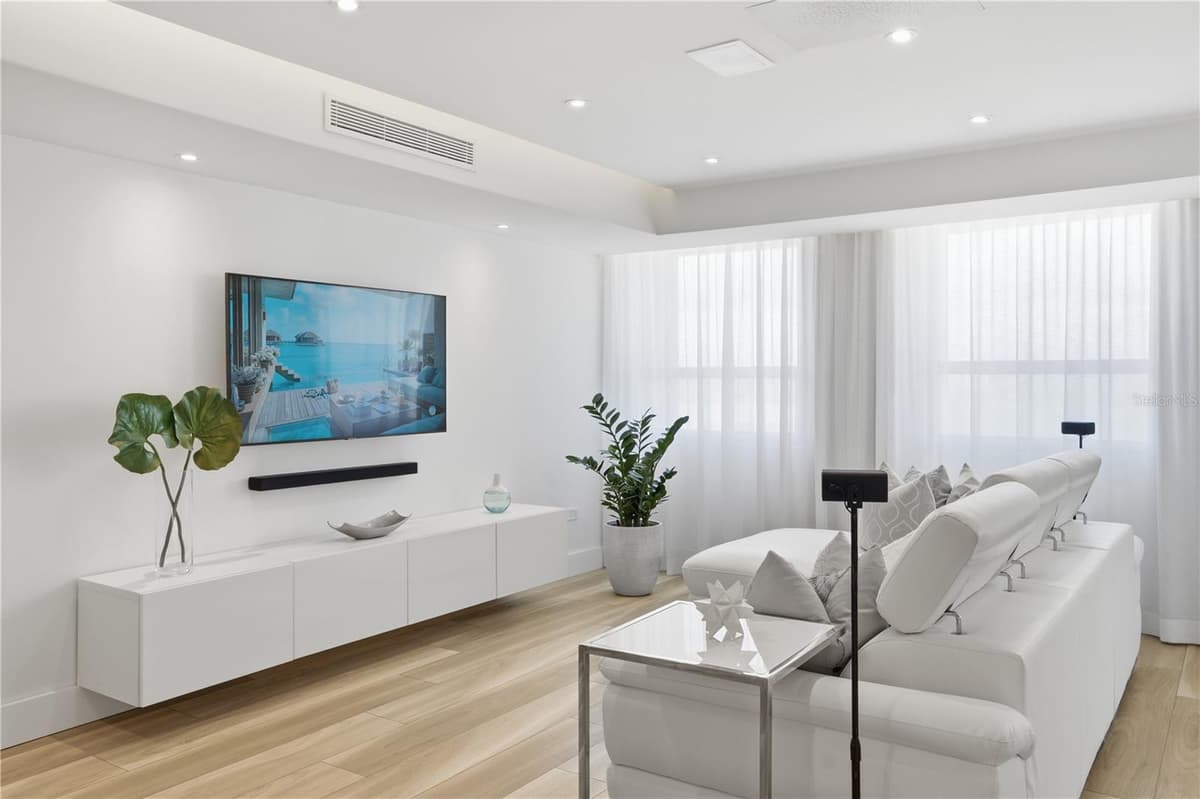 3307 ISLA VERDE AVE. — photo 6 of 21