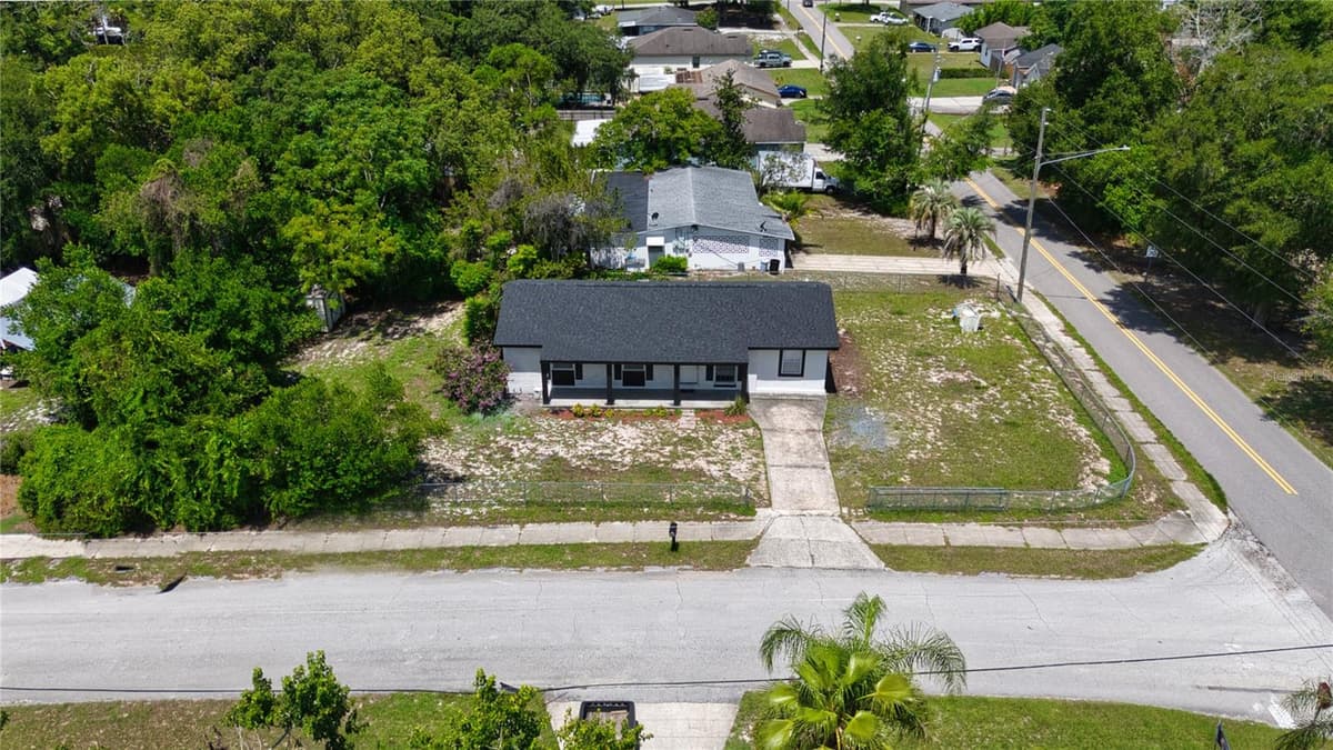 102 AMIGOS ROAD — photo 30 of 36