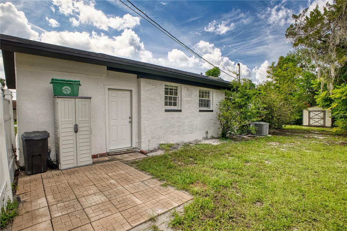 102 AMIGOS ROAD — photo 28 of 36