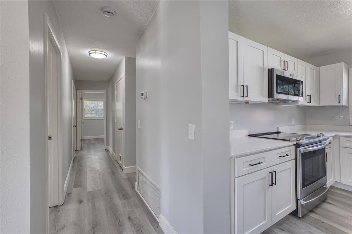 102 AMIGOS ROAD — photo 13 of 36