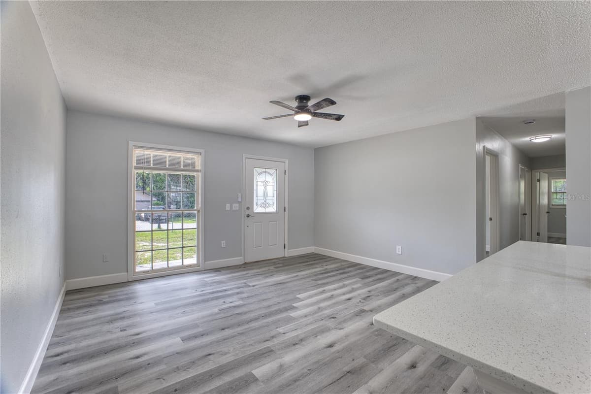102 AMIGOS ROAD — photo 10 of 36