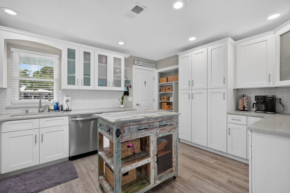 4503 SAXON DRIVE — photo 6 of 41