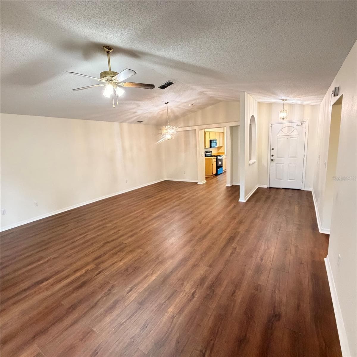 1025 MALLETWOOD DRIVE — photo 4 of 6